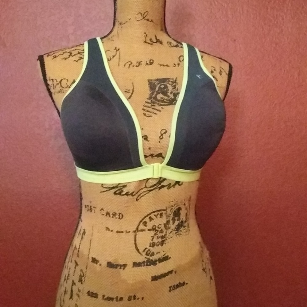 Sports bra
